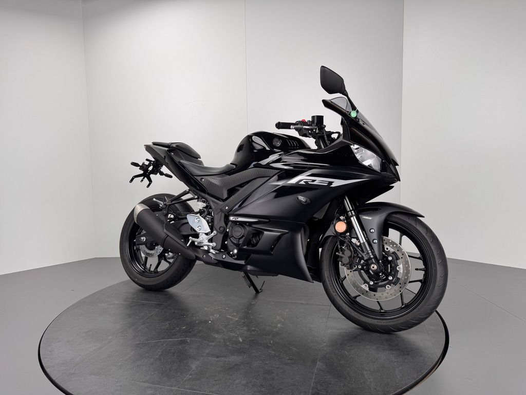Fahrzeugabbildung Yamaha YZF-R3 *KURZES HECK *NEUWERTIG *100KM