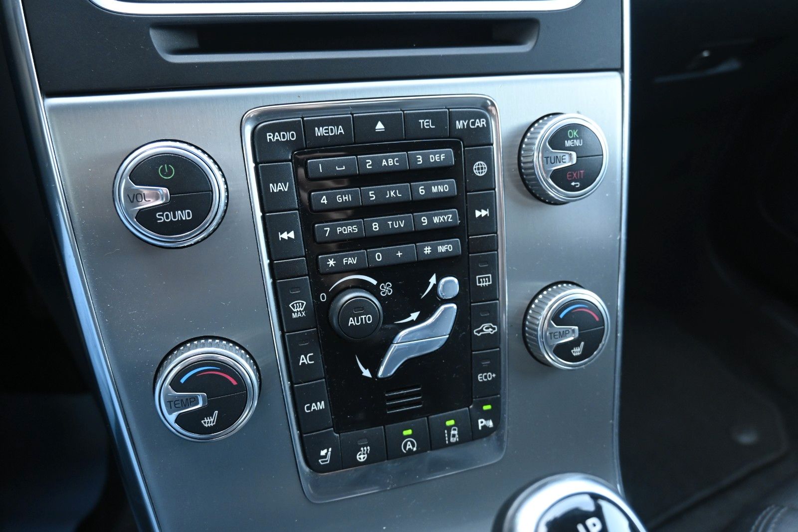 Fahrzeugabbildung Volvo V60 D4 Autom. Summum*NAVI*STDHZG*RFK*