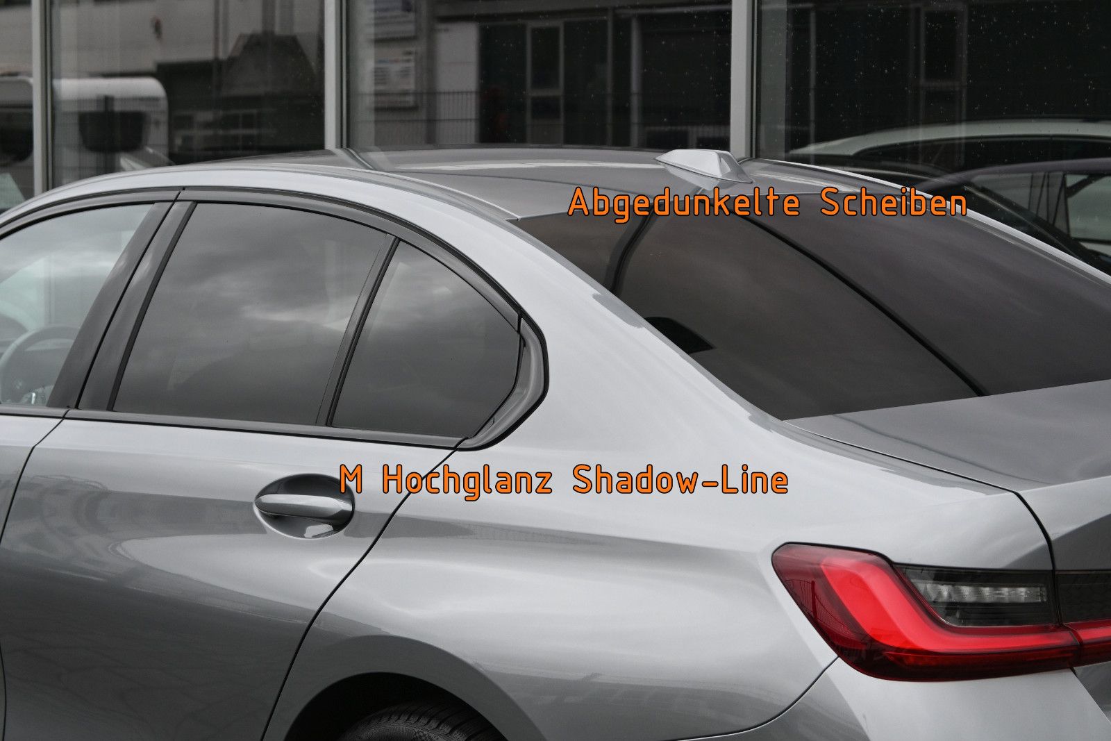 Fahrzeugabbildung BMW 330d xDrive °HEAD-UP°PRIVACY°STANDHEIZUNG°8FACH