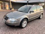 Volkswagen Passat 1.9 TDI Variant Highline... - Volkswagen Passat aus 2001: Kombi