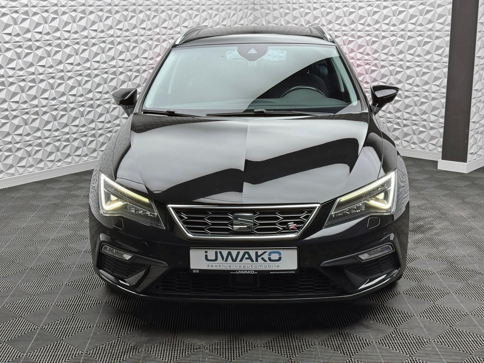 Fahrzeugabbildung SEAT 2.0 TSI FR-LINE/ACC/BEATS/PANO/AMBIENT/R-CAM/AHK