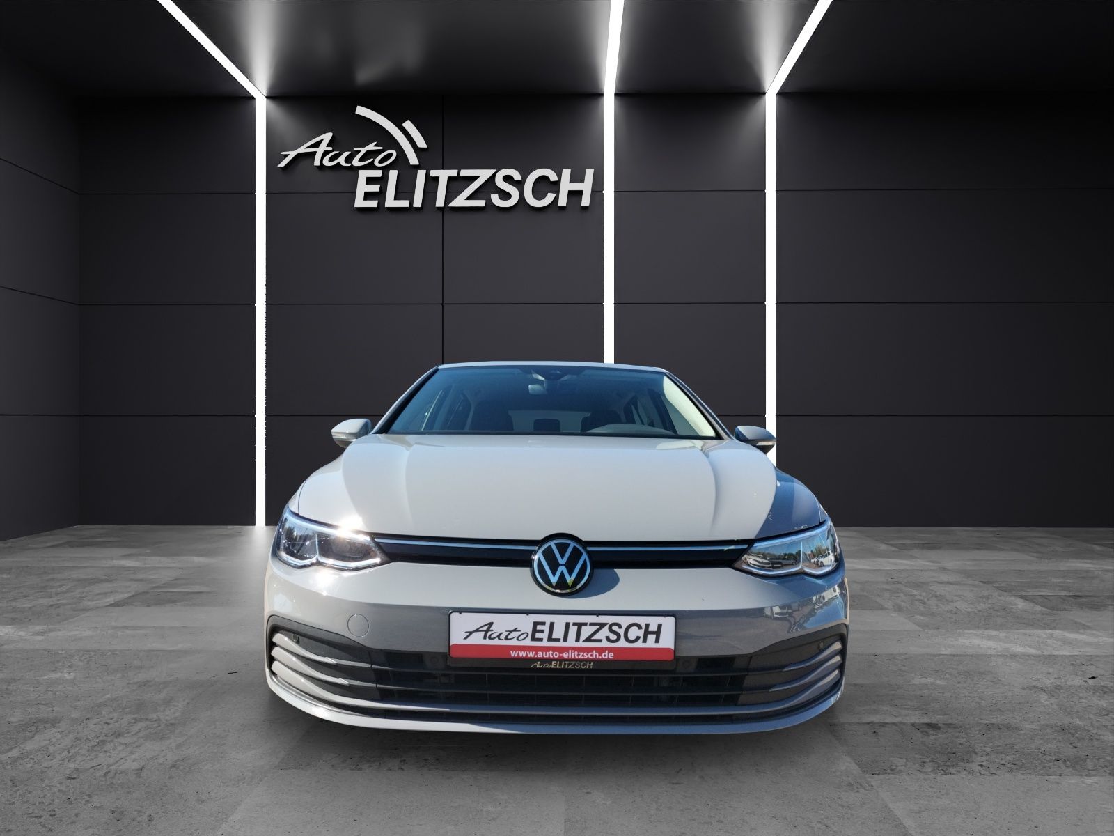 Fahrzeugabbildung Volkswagen Golf VIII TSI Life LED Kamera CarPlay SHZ PDC AC