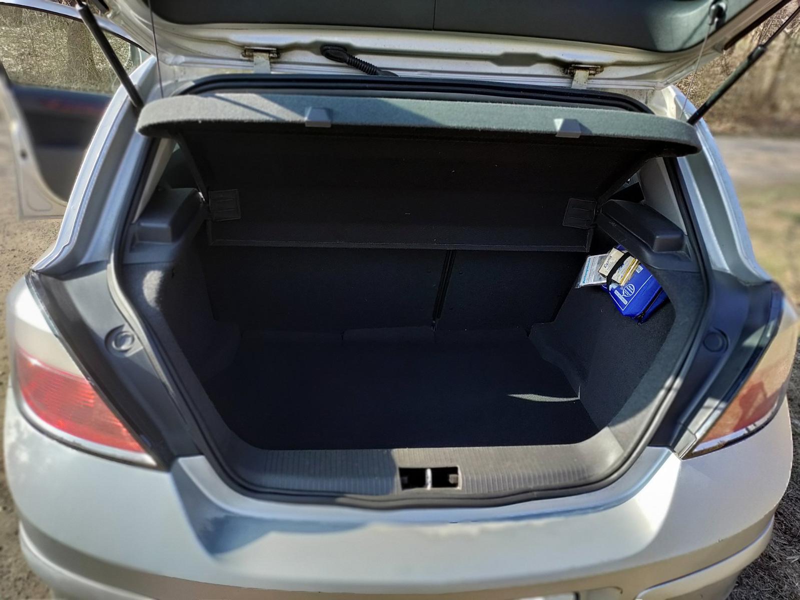 Opel Astra 2004 — photo 8