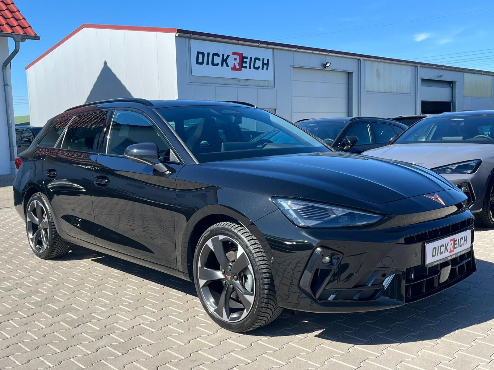 Fahrzeugabbildung CUPRA Leon 1.5 eTSI *PANO*ALCAN.*Drive2*ACC