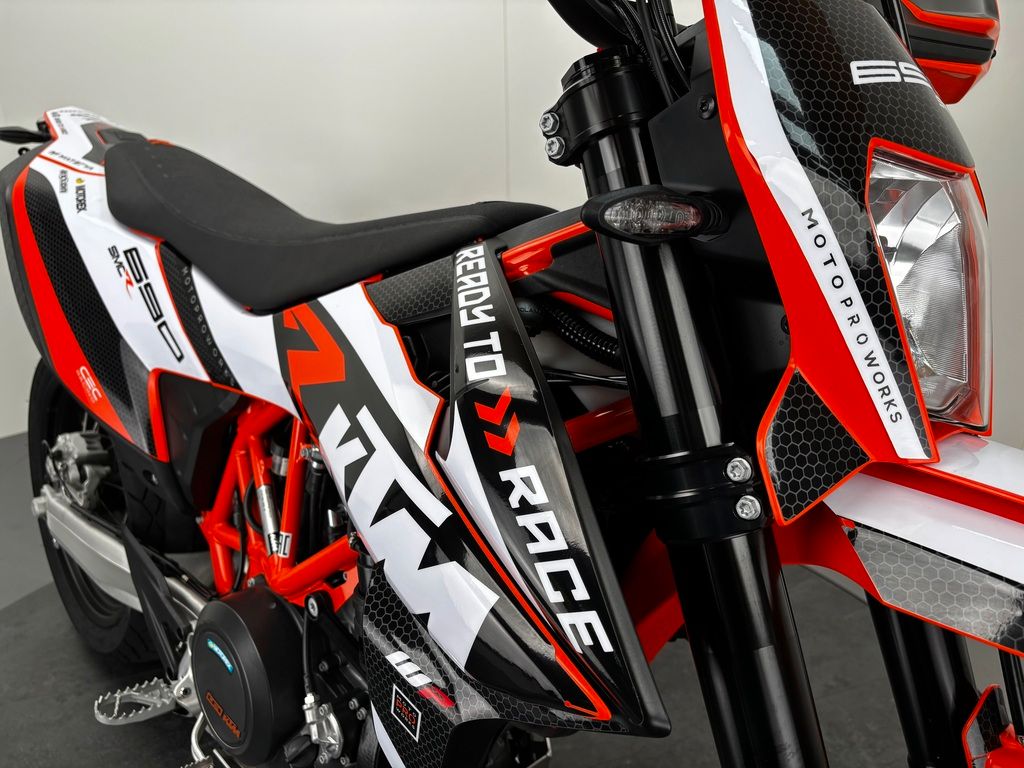 Fahrzeugabbildung KTM 690 SMC R *REIFEN NEU *KURZES HECK