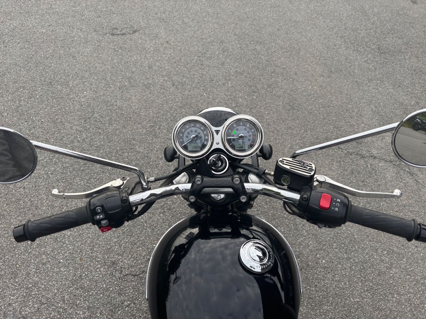 Fahrzeugabbildung Triumph Bonneville T 100 aus erster Hand