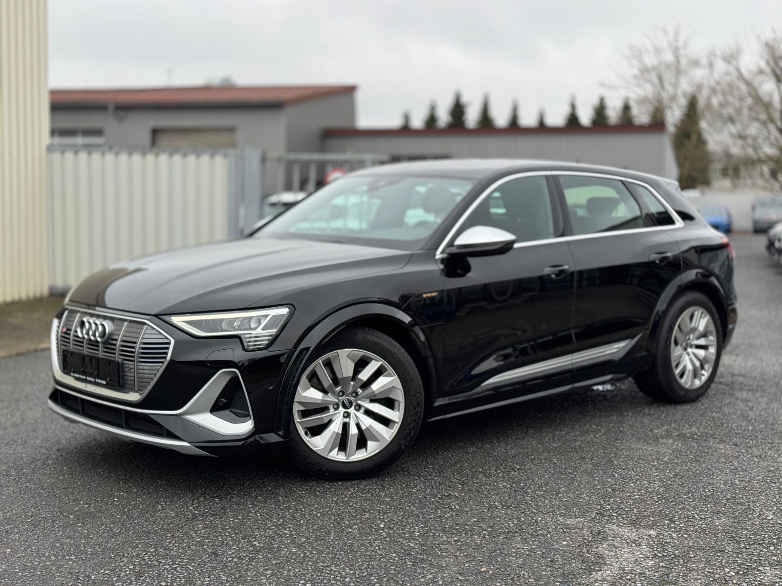 Audi e-tron S-Line quattro imagem 2
