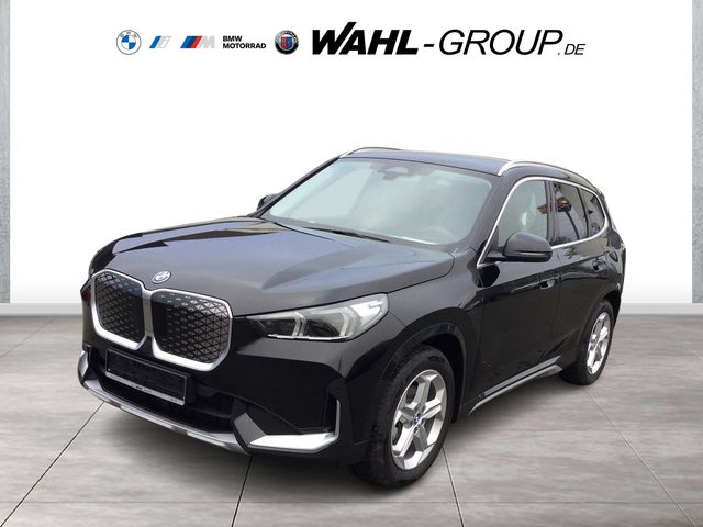 BMW iX1 eDrive20 xLine DAB LED RFK Komfortzg. Shz