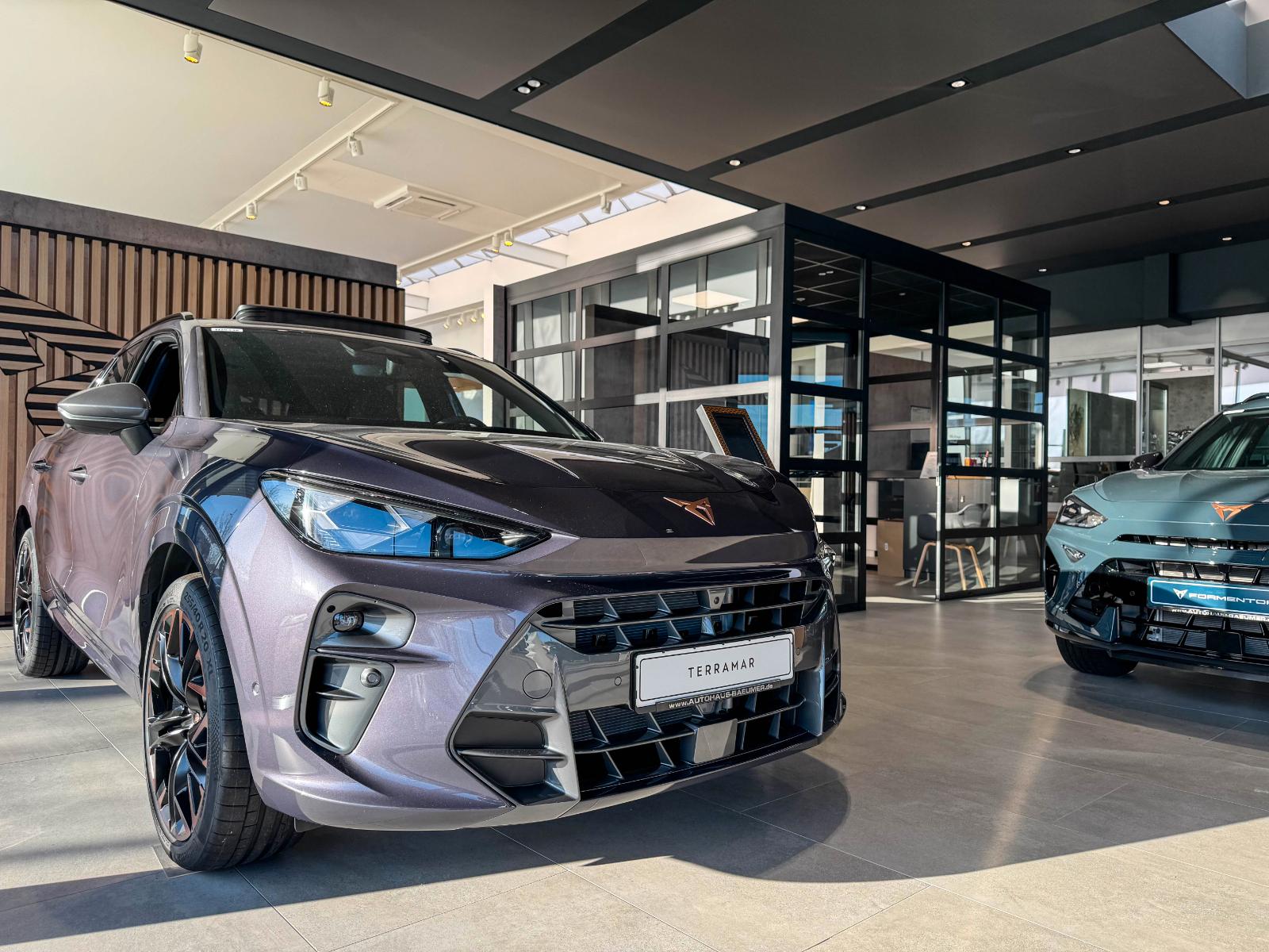 showroom-image-top