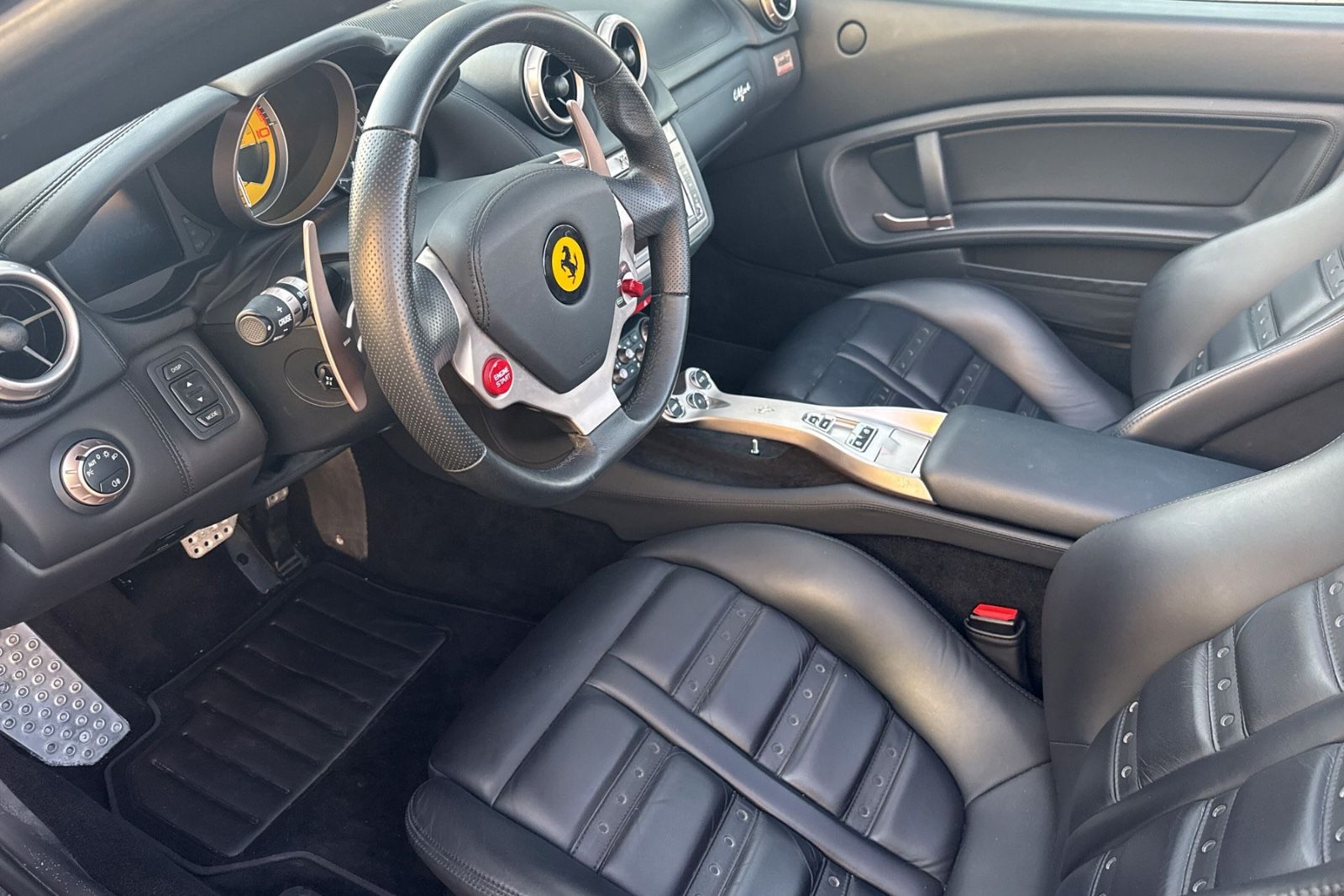 Fahrzeugabbildung Ferrari California*Daytona*Embleme*Dt. Auto
