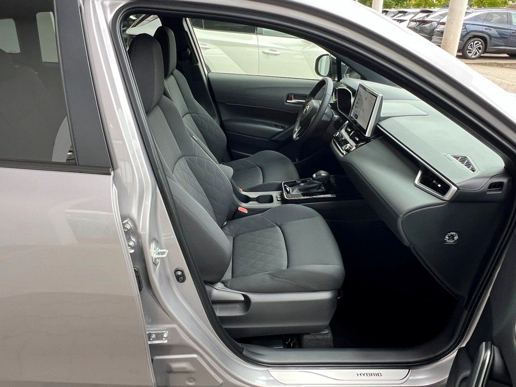 Fahrzeugabbildung Toyota Corolla Cross 2.0 Hybrid FWD Teamplayer