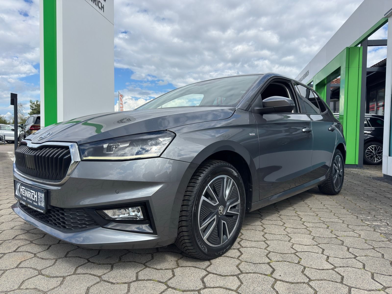 Fahrzeugabbildung SKODA Fabia Tour 110PS DSG*RFK*behLen*Allwetter