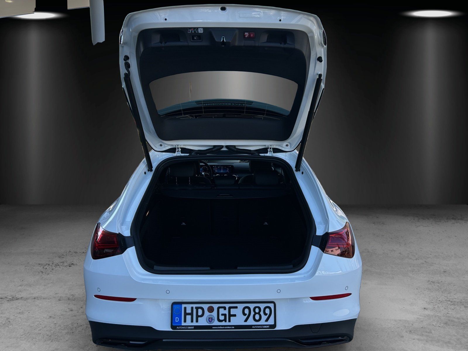 Fahrzeugabbildung Mercedes-Benz CLA 200 d SB Standhz AHK KeyGo MEMORY Multibeam