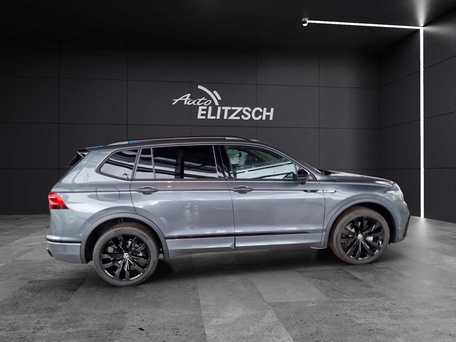 Fahrzeugabbildung Volkswagen Tiguan Allspace TDI R-Line Black 4M 7Si MATRIX A