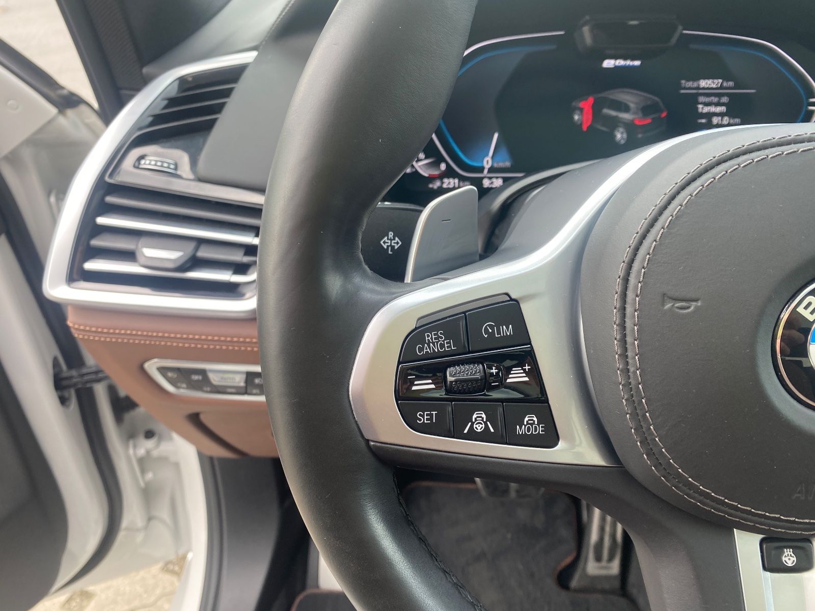 Fahrzeugabbildung BMW X5 xDrive 45 e M Sport/Laser/HeadUp/Pano/360°Kam