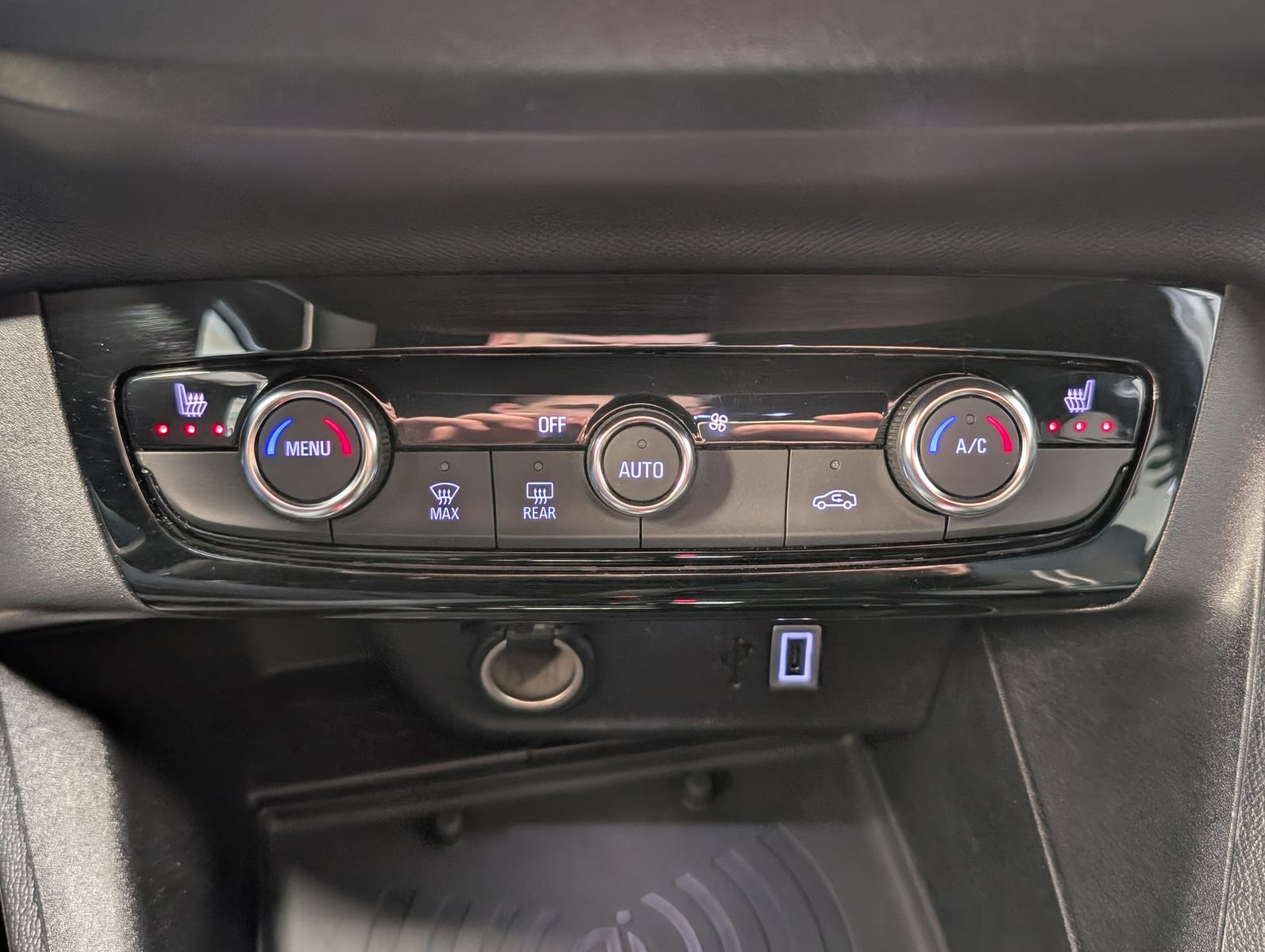 Fahrzeugabbildung Opel Corsa GS 1.2 Turbo LED Navi ACC Kamera Carplay