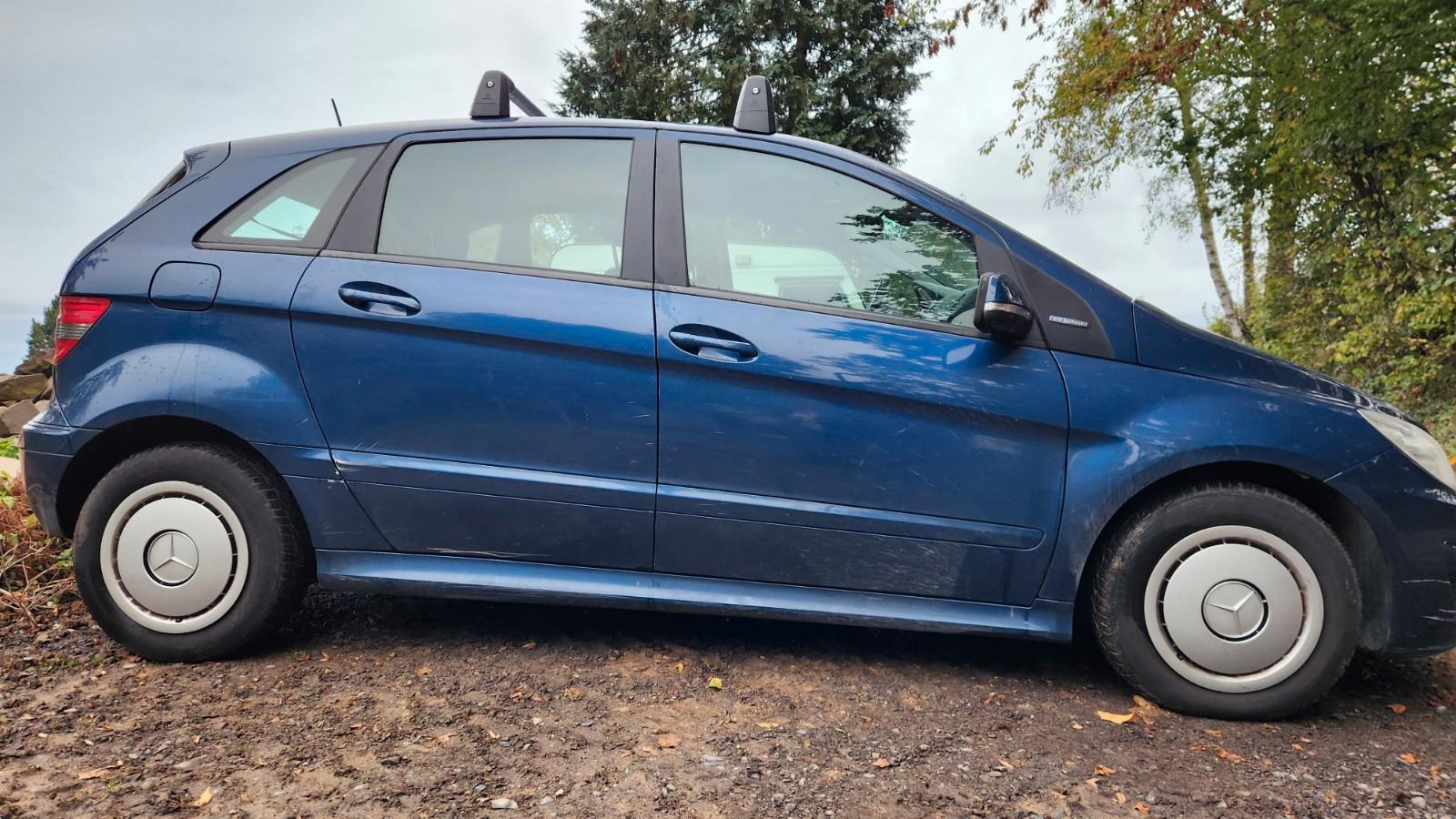 Mercedes-Benz B160 2011 — rear view