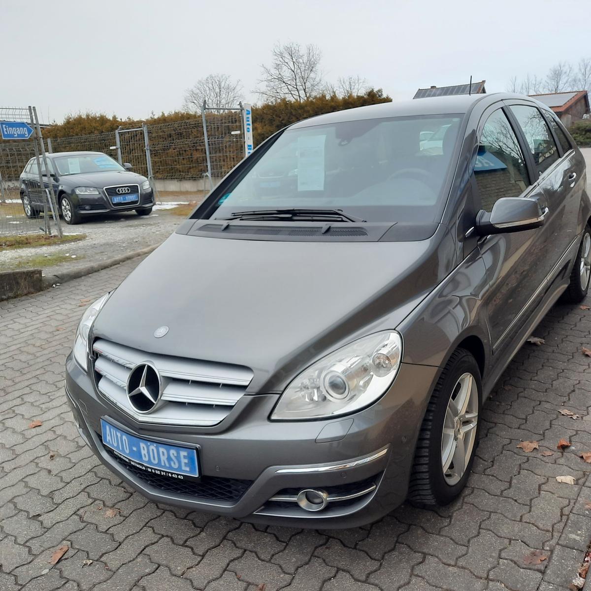Mercedes-Benz B 160  Sport Tourer "NAVI XENON AMG TÜV2/2028"