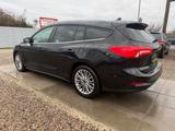 Ford Focus 1,5 Turnier Titanium X  Sport Lenkrad - Ford Focus mit Benzin-Antrieb: Kombi, Titanium