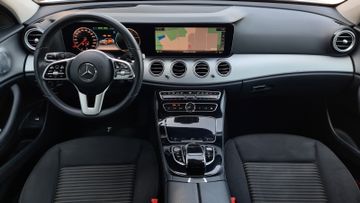 Mercedes E 300 - 11
