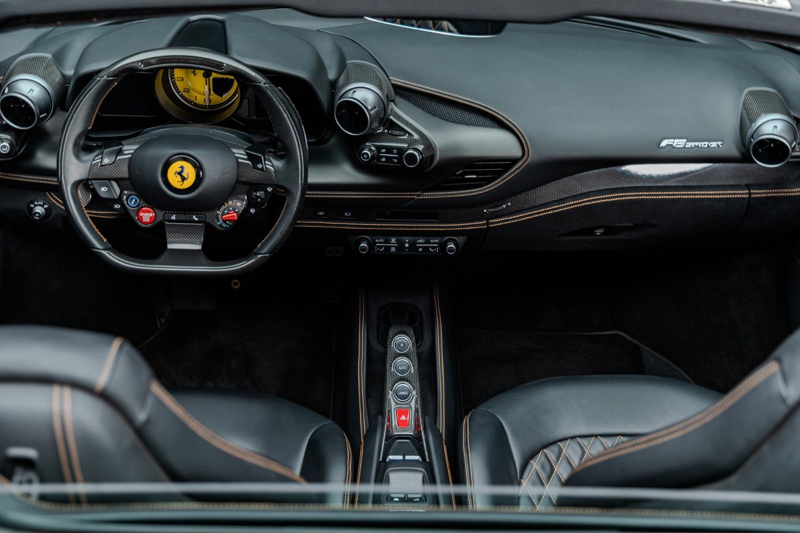 Fahrzeugabbildung Ferrari F8 Spider + Nero Daytona + Carbon + Lift + Garan