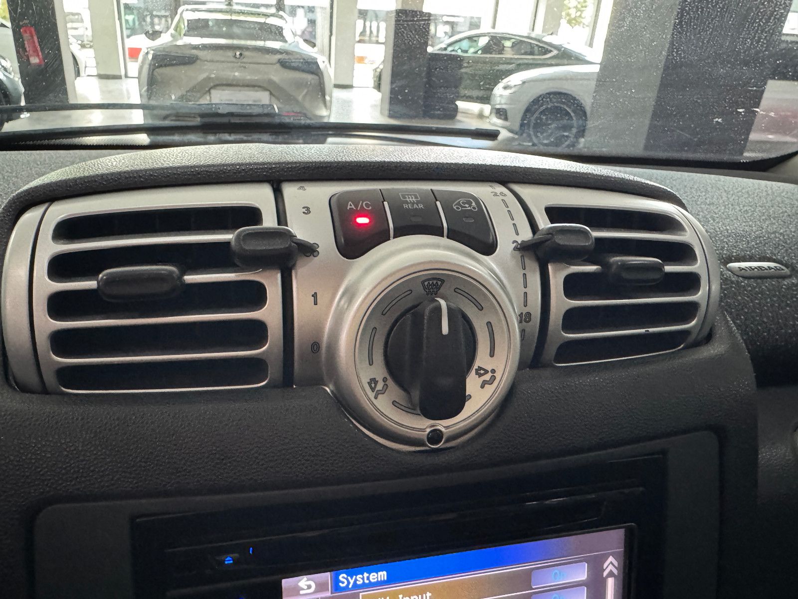 Fahrzeugabbildung Smart ForTwo 1.0 62kW PASSION AUTOMATIK LEDER KLIMA SH