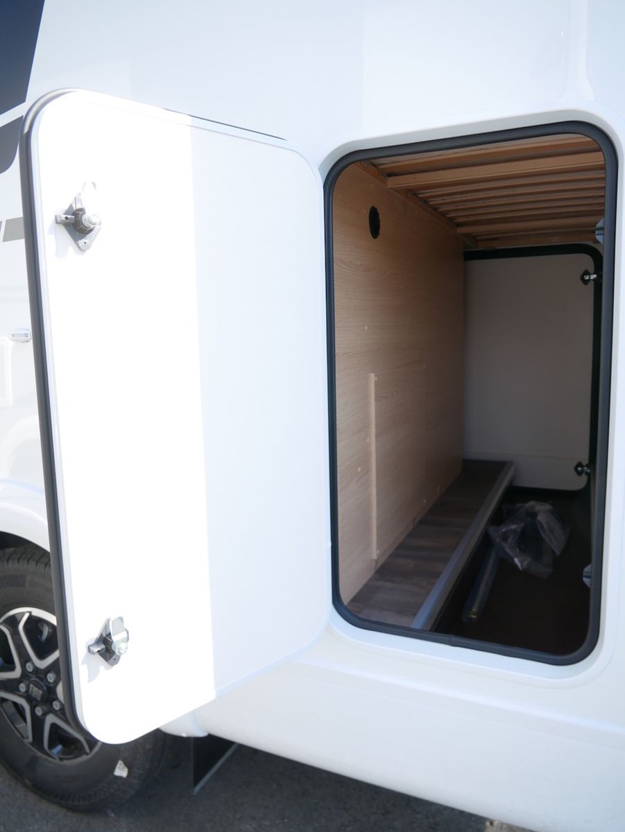 Fahrzeugabbildung Sunlight Adventure V 60 Autom.Faltverdunkelung