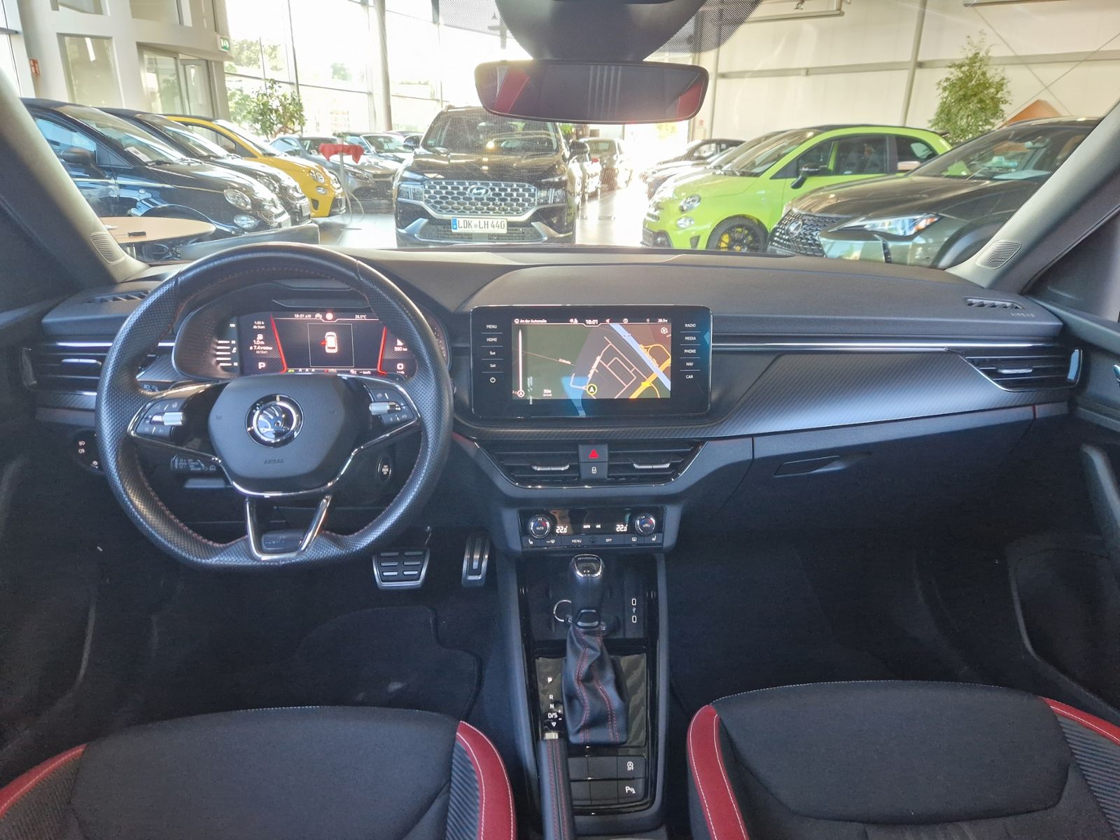 Fahrzeugabbildung SKODA Kamiq Monte Carlo AHK PANO LED NAVI