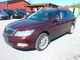 Skoda Octavia Elega Automatik/Leder/Bi Xenon/TÜV 01.28 - Skoda Octavia aus 2011: Kombi