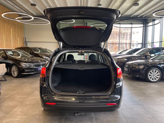 Kia Ceed Sportswagon FIFA World Cup Edition *AHK*LKH