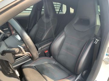 Bild 12 Mercedes-Benz CLA 200 Shooting Brake AMG Automatik MBUX