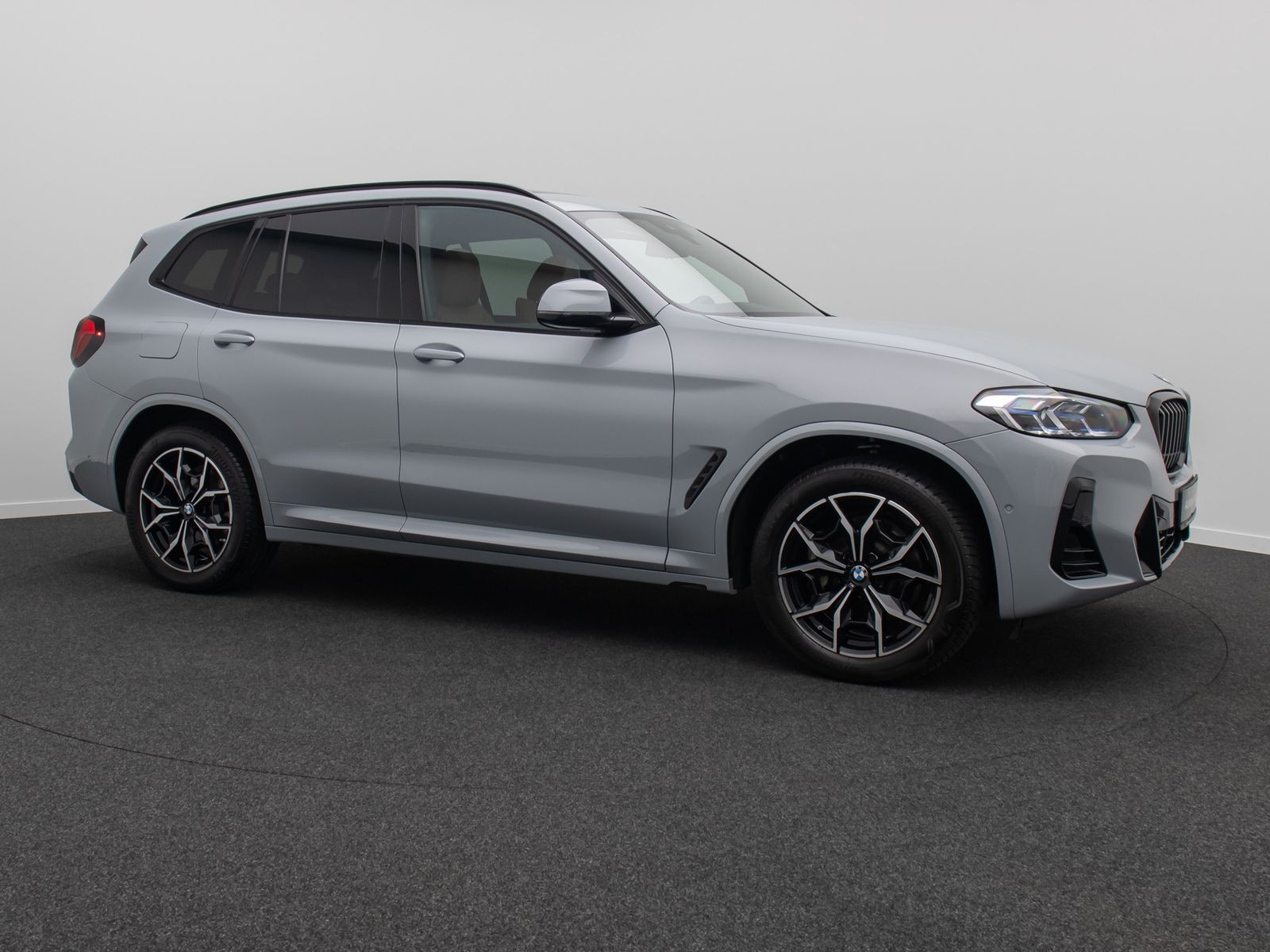 Fahrzeugabbildung BMW X3 xD30i M Sport Panorama Laser Kamera HUD HiFi