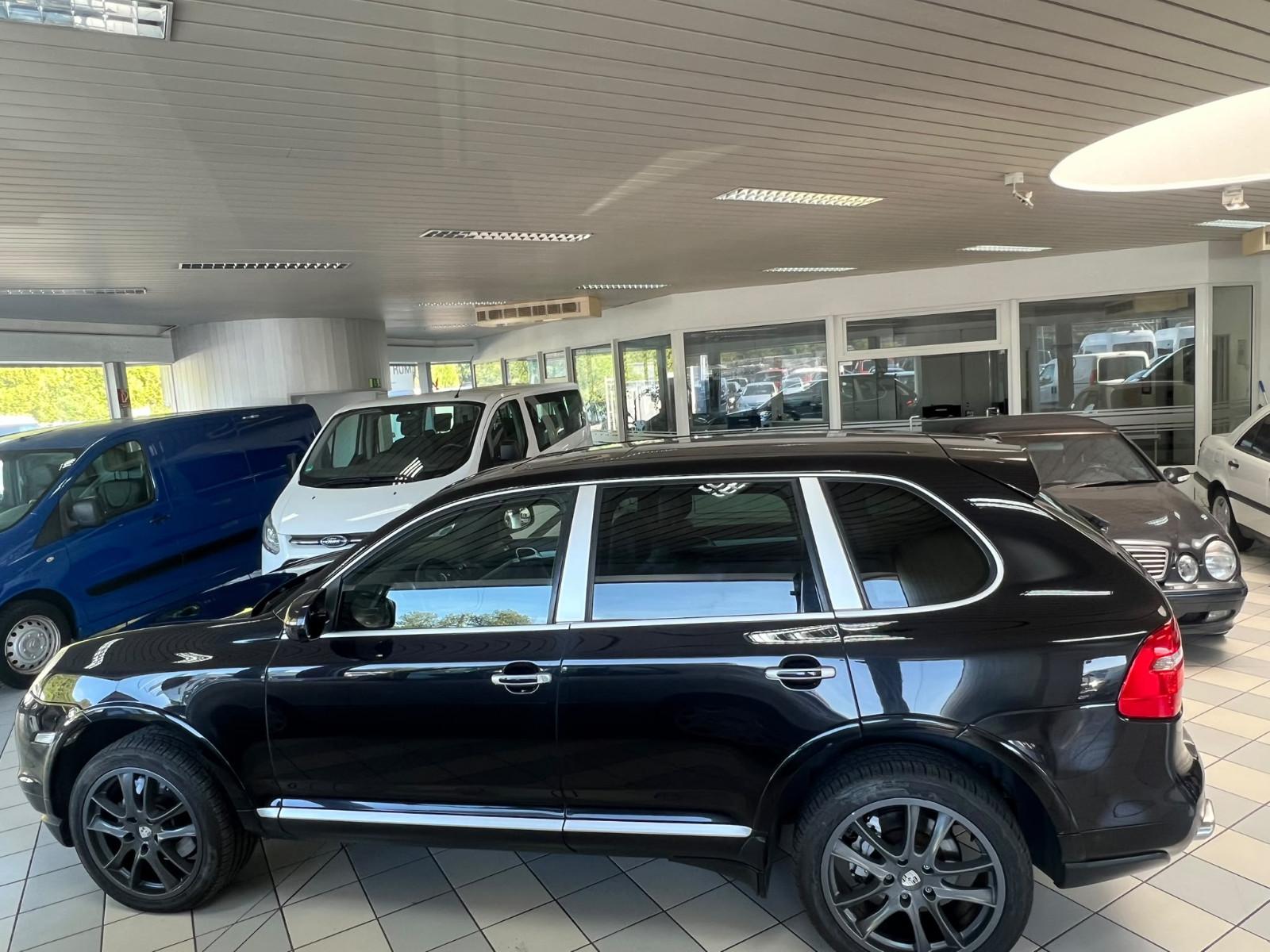 Porsche Cayenne S 4.8 V8 385 ch BVA 4x4 / Suspension pneumatique PASM / Toit ouvrant / Cuir / Jantes 20"