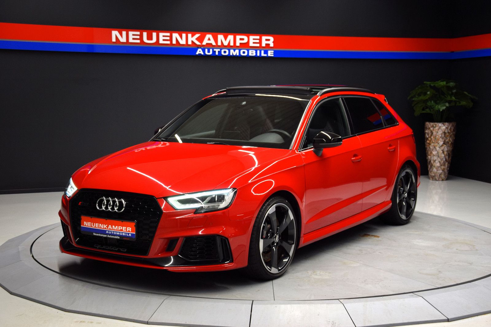 Fahrzeugabbildung Audi RS3 Sportback 2.5 TFSI quattro Pano Schale B&O