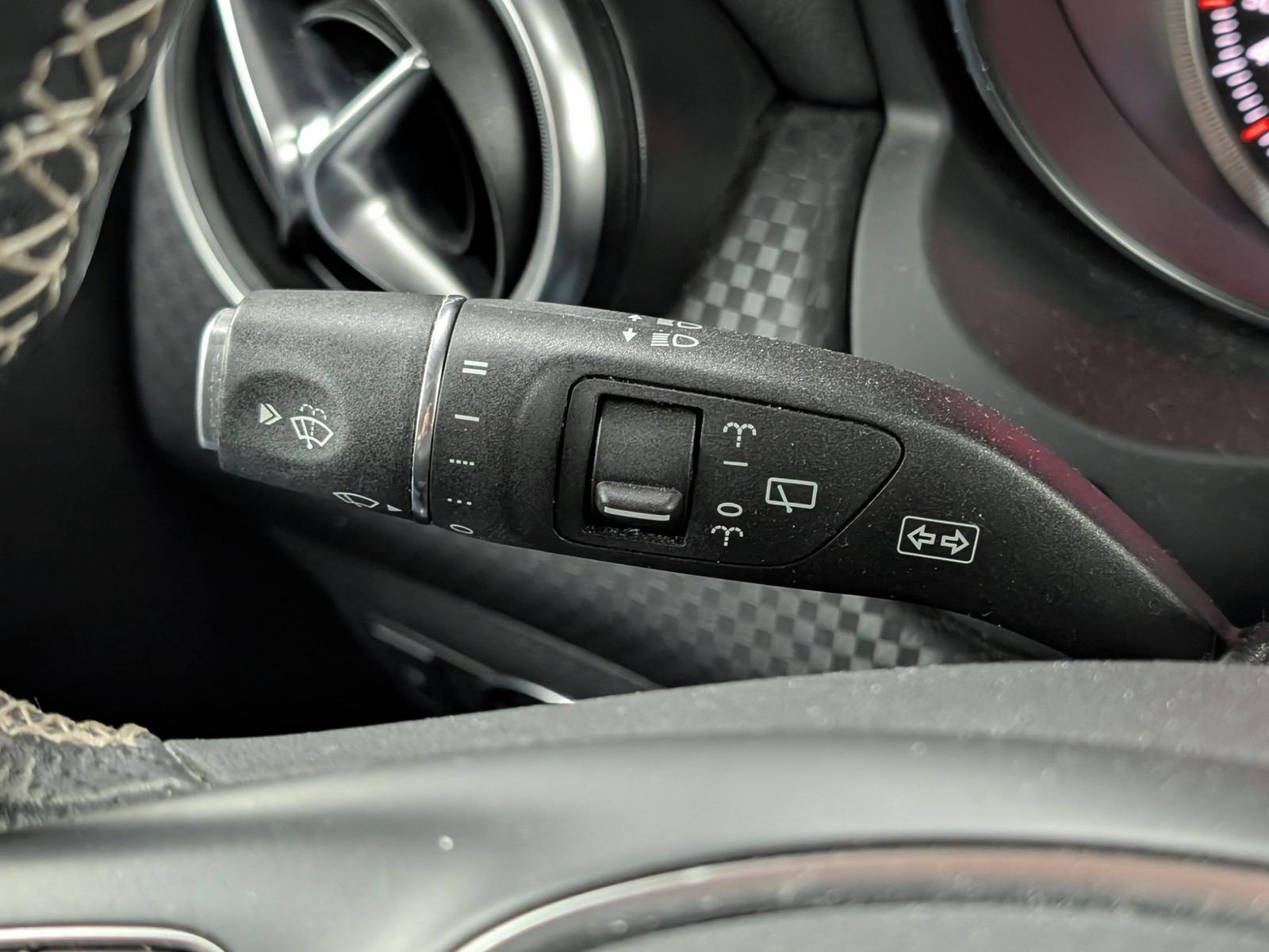 Mercedes-Benz A 180 1.6 Urban Navi LED Klima SHZ