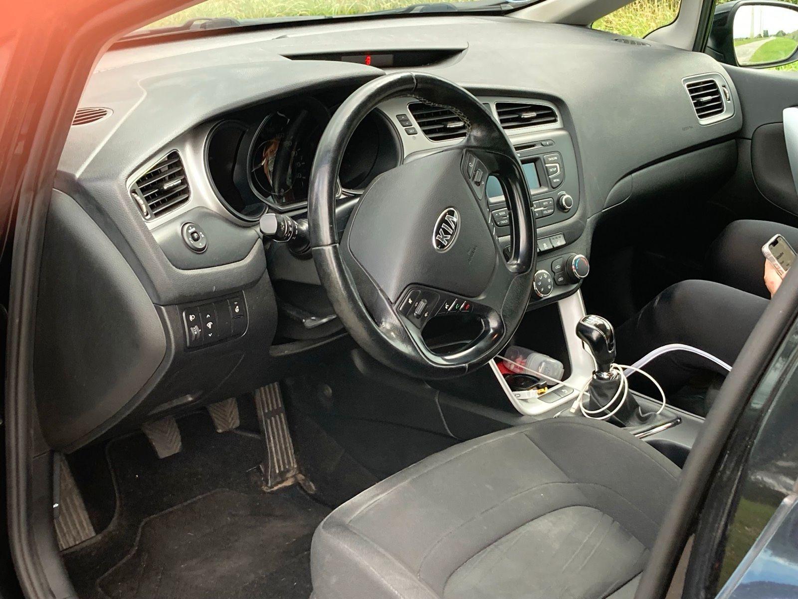 Kia cee'd 2013 — photo 11