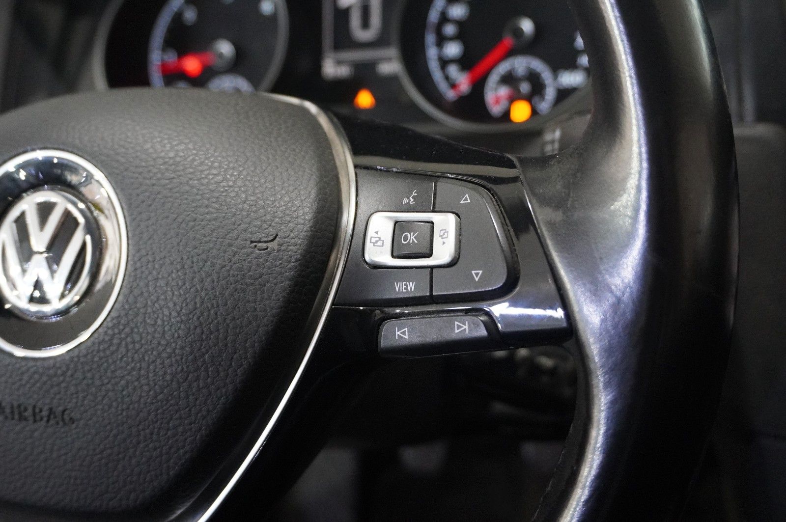 Fahrzeugabbildung Volkswagen Golf VII Variant 1.6 TDI NAVI/LED/SH/ACC/PDC/AHK