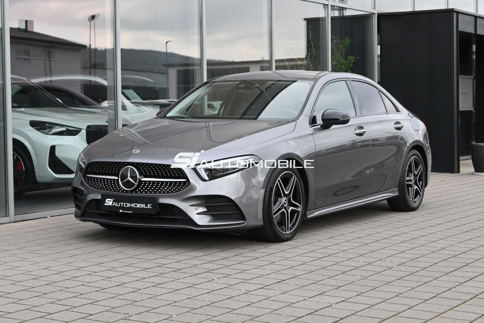Fahrzeugabbildung Mercedes-Benz A 220 d DCT Limousine AMG Line °NIGHT°ACC°360°