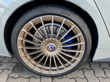 2025 Alpina B4 thumbnail 15