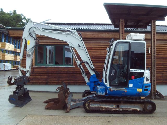 Takeuchi TB 260 ( 5.735kg ) hydr. SW + 3 Löffel