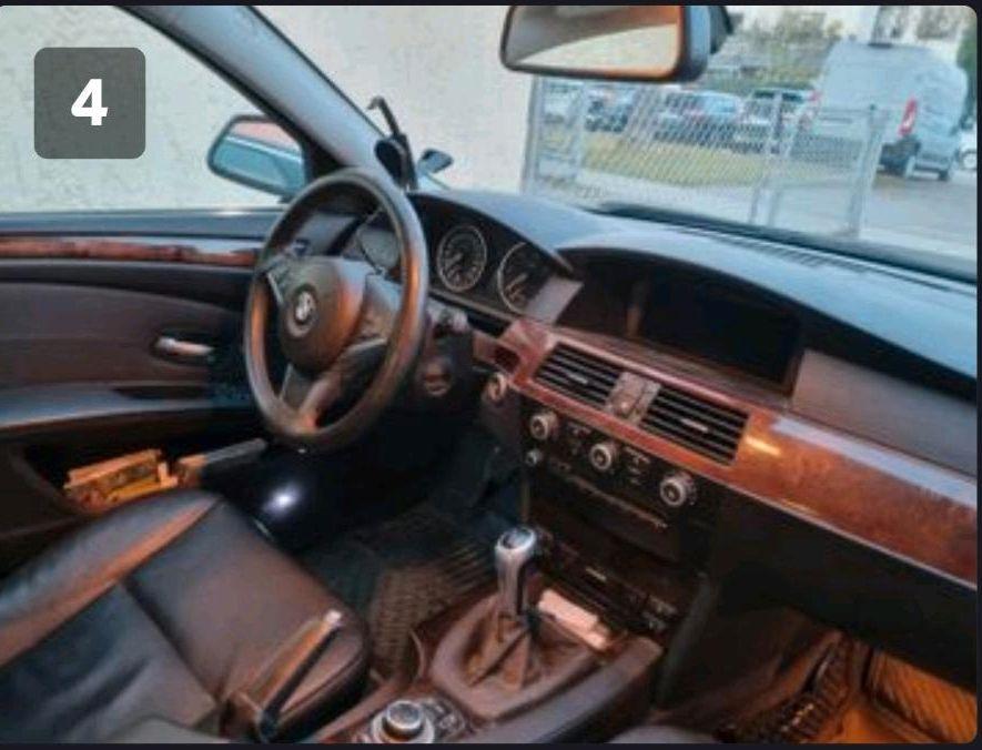 BMW 520 2010 — салон