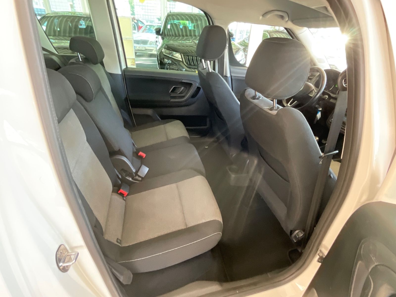 Fahrzeugabbildung SKODA Roomster Noire