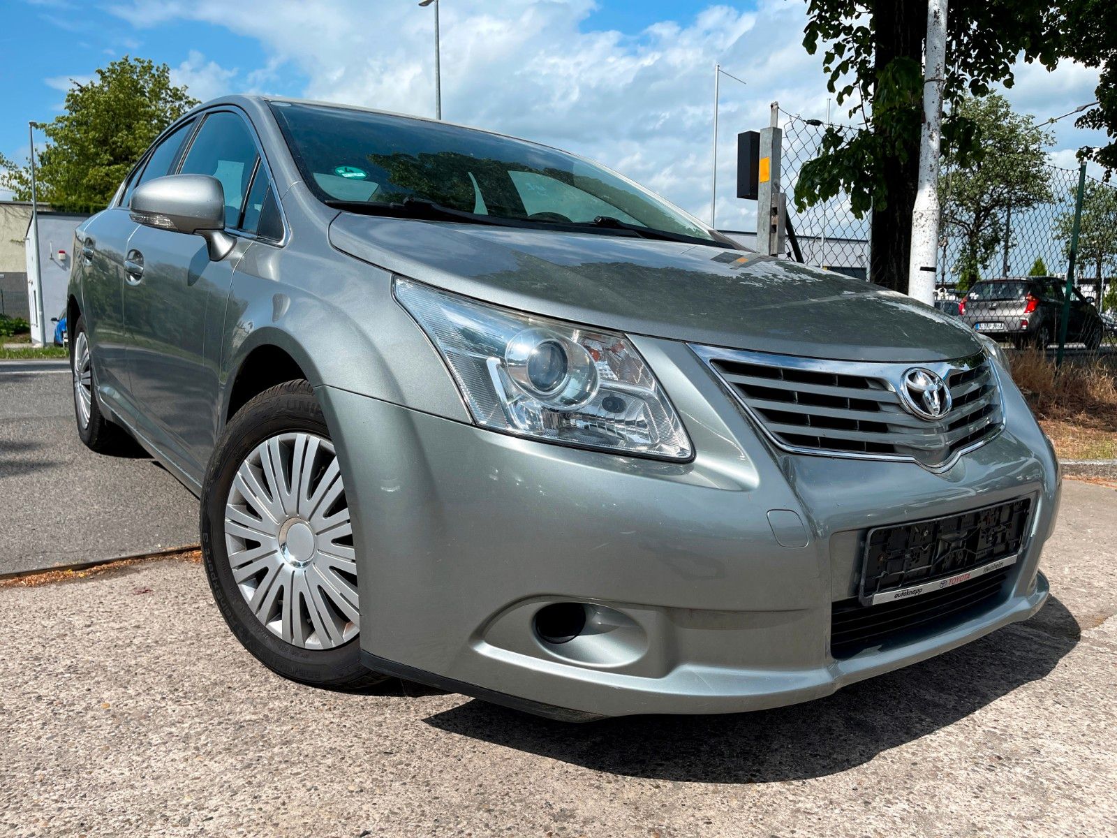Toyota Avensis Basis