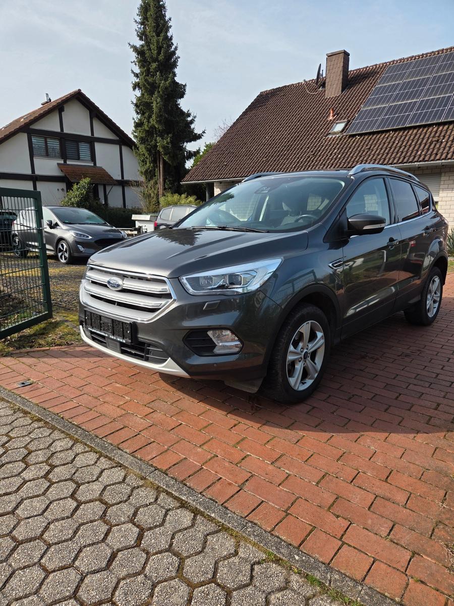 Ford Kuga Titanium AHK Allrad Kamera PDC  Automatik