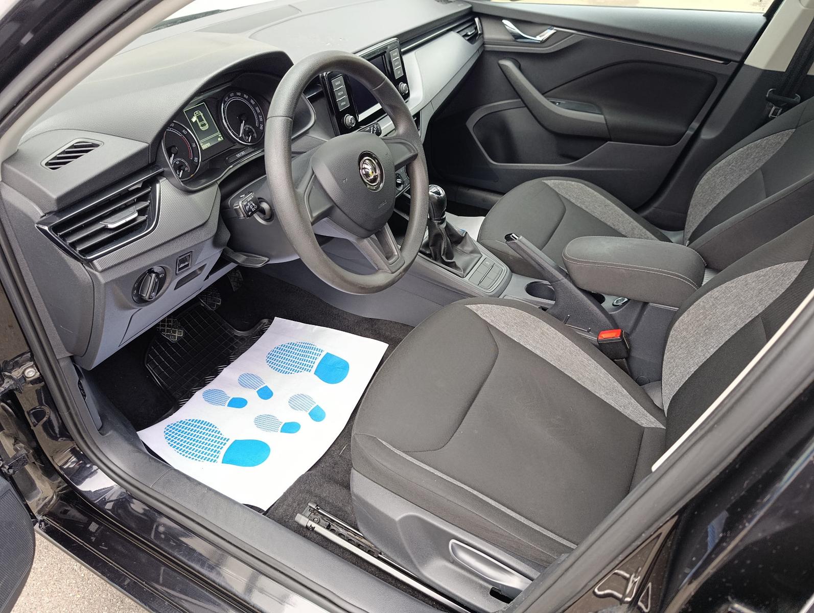 Skoda Scala Active Car Play Tempomat SHZ PDC AHK