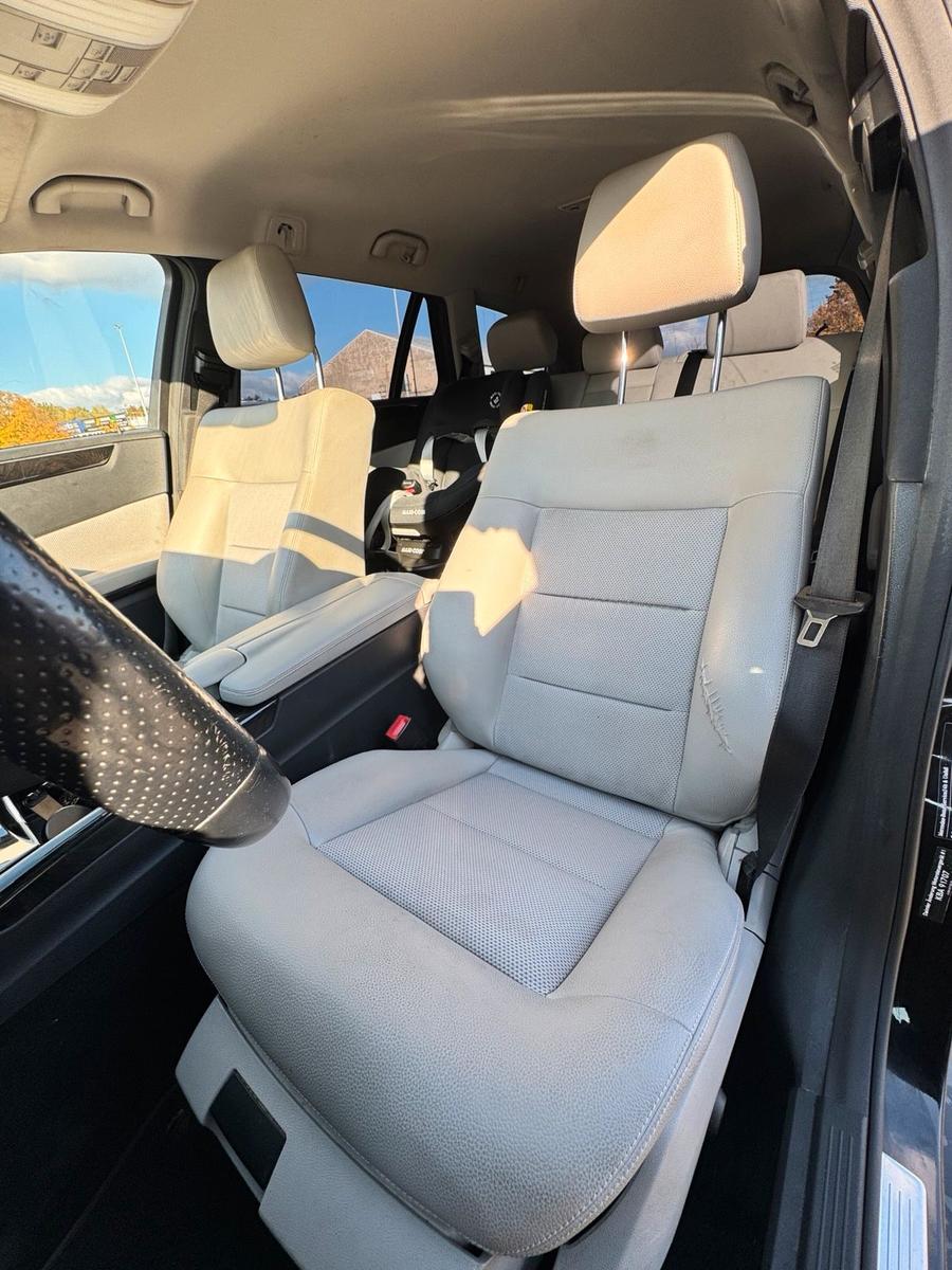Mercedes-Benz E220 2012 — photo 12
