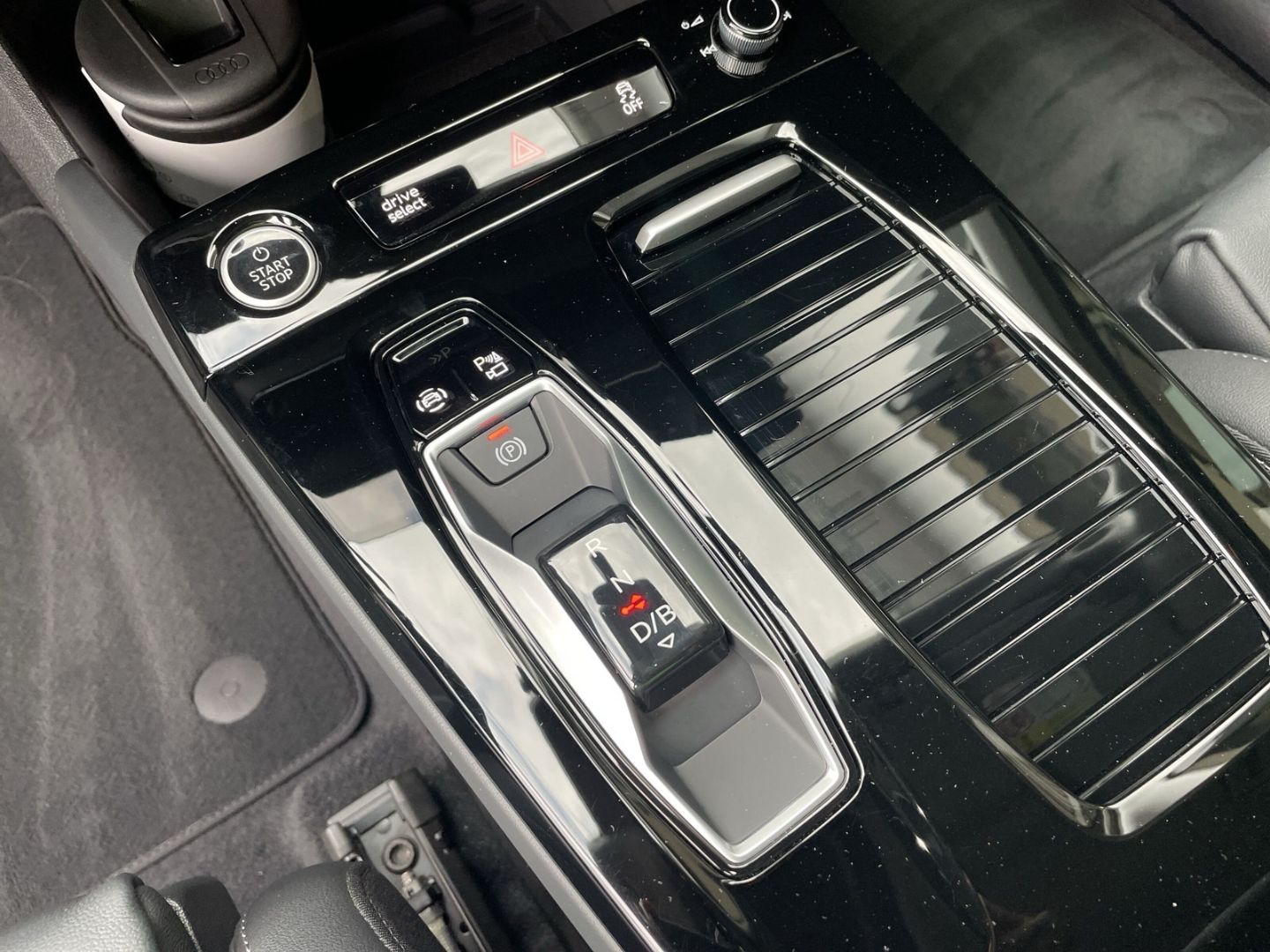 Audi Q6 e-tron - Bild 19