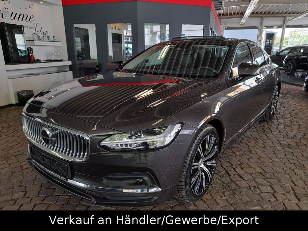 Volvo S90 — hlavná fotografia