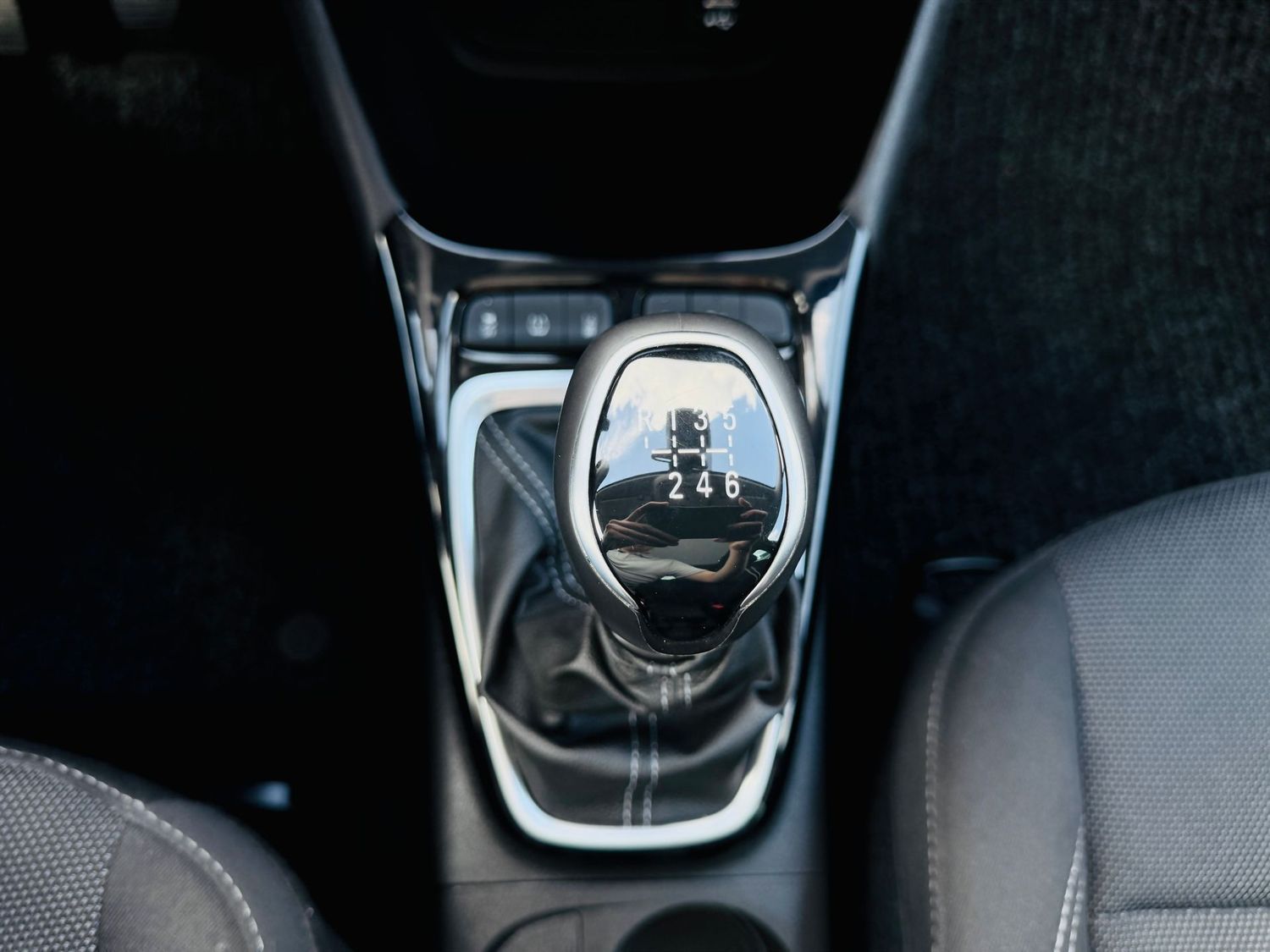 Fahrzeugabbildung Opel Crossland X 1,2 T ELEG., Navi, Panod, LED, RFK,