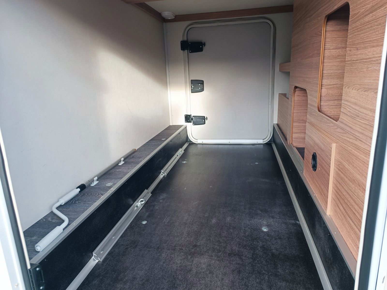 Fahrzeugabbildung Weinsberg CaraSuite 650 MEG Ford